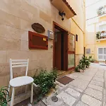 Corte Del Dattilo Nel Borgo Antico * Bari
